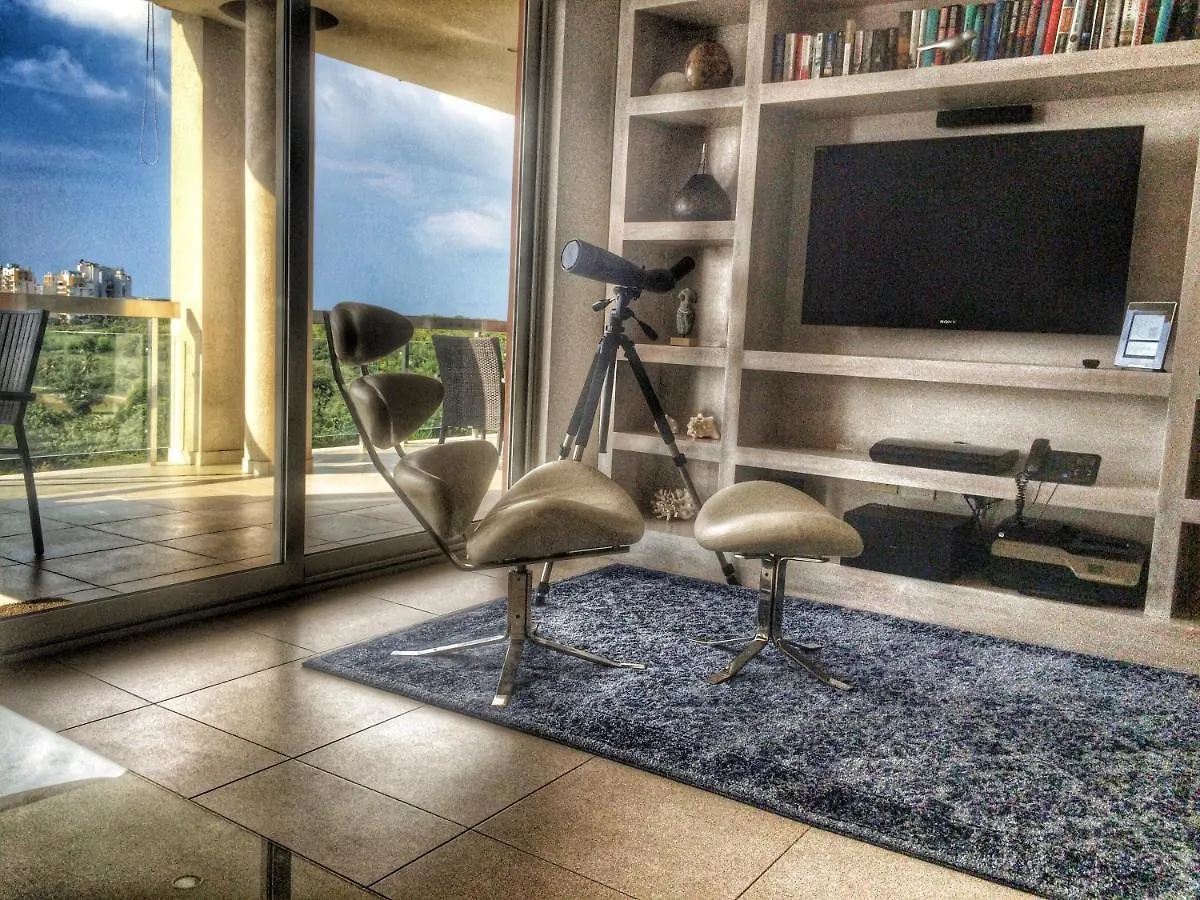 Stunning 2 Brm Designer View Condo In Maho Lowlands